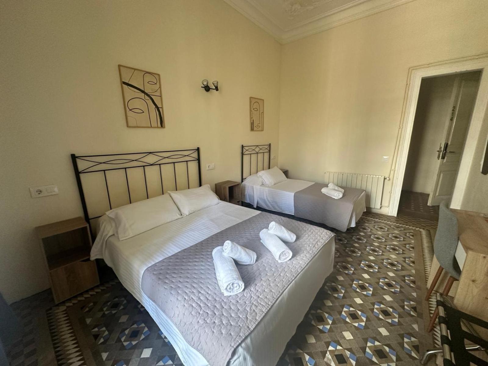 Gasthuis Balmes Centro 2*